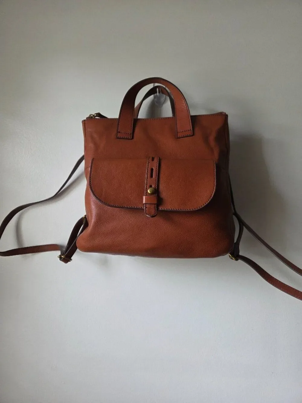 EUC FOSSIL GENUINE LEATHER BROWN SUPER CUTE PACK PACK MEDIUM